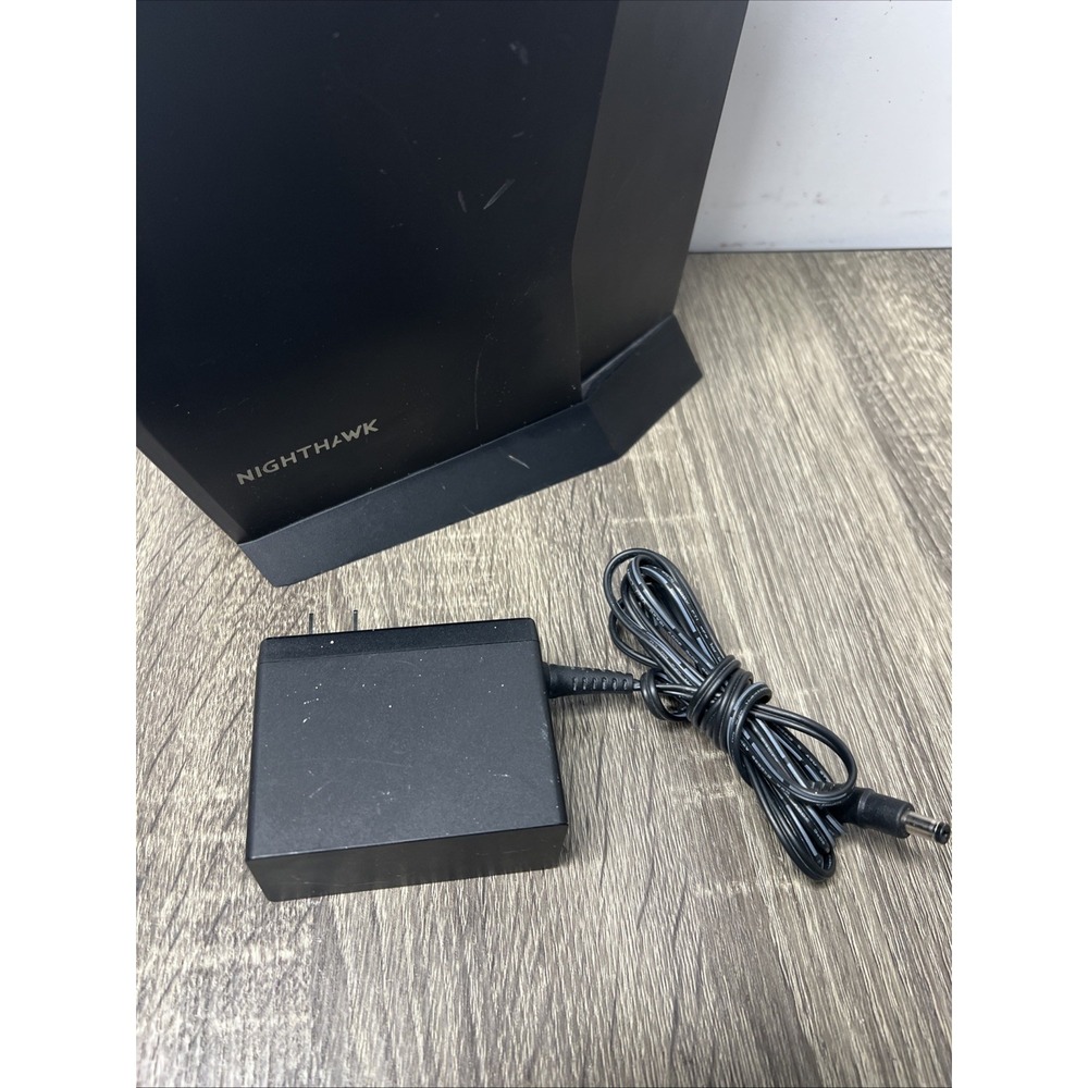 NETGEAR Nighthawk Modem Router Combo (CAX30) DOCSIS 3.1 Modem & WiFi 6 Router - Picture 3 of 11
